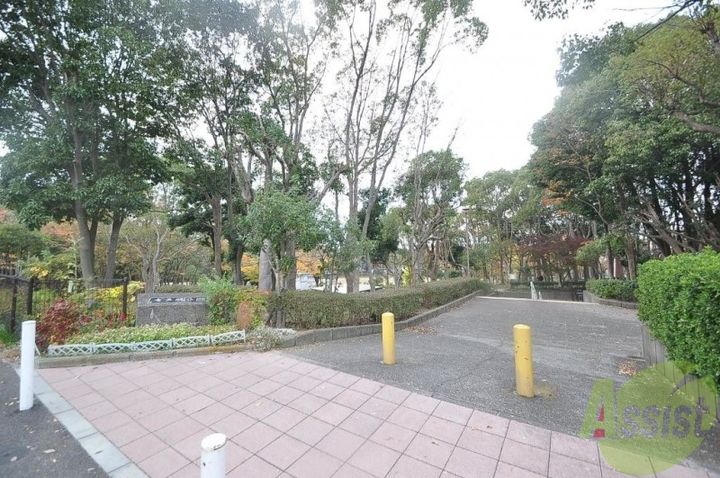 ロイヤルアークの周辺