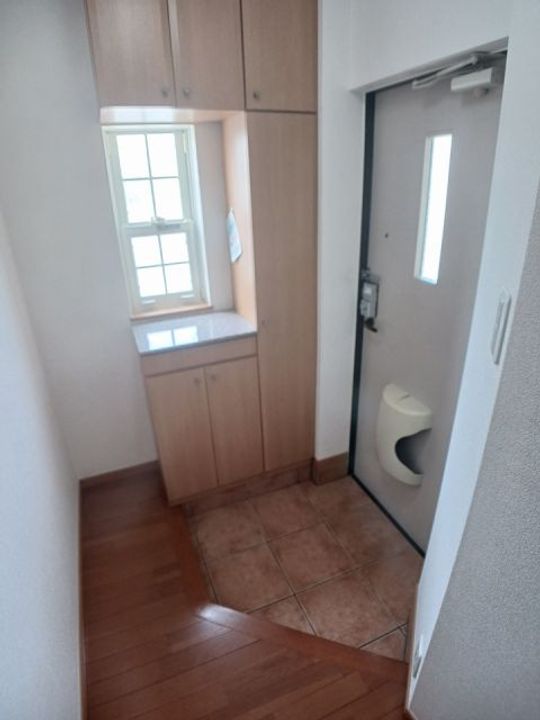 岡山県浅口郡里庄町大字里見(アパート)の賃貸物件の玄関