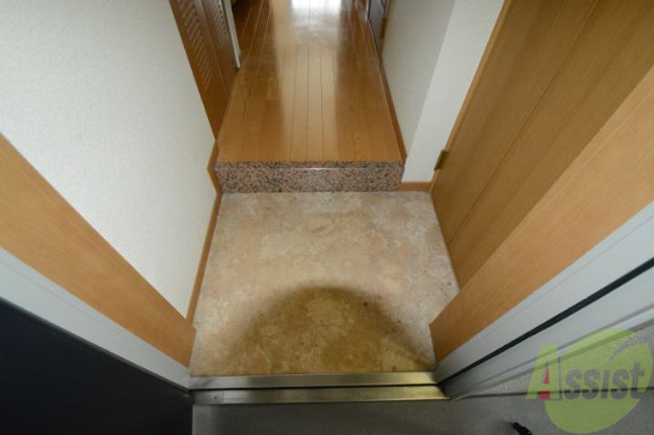 ディナスティ神戸元町通の玄関