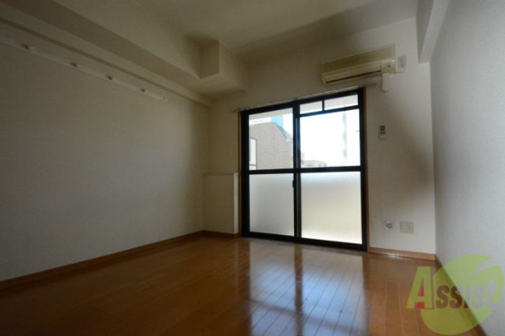 ディナスティ神戸元町通の居間