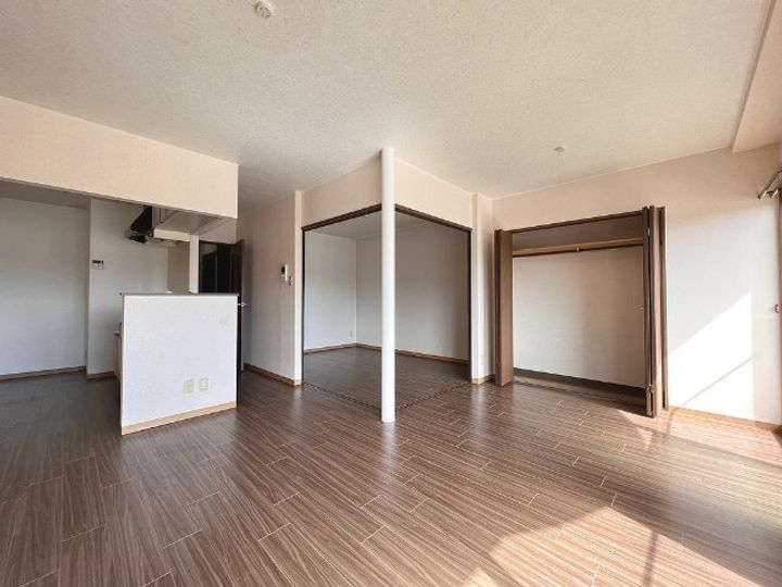 ファーストメイクの居間