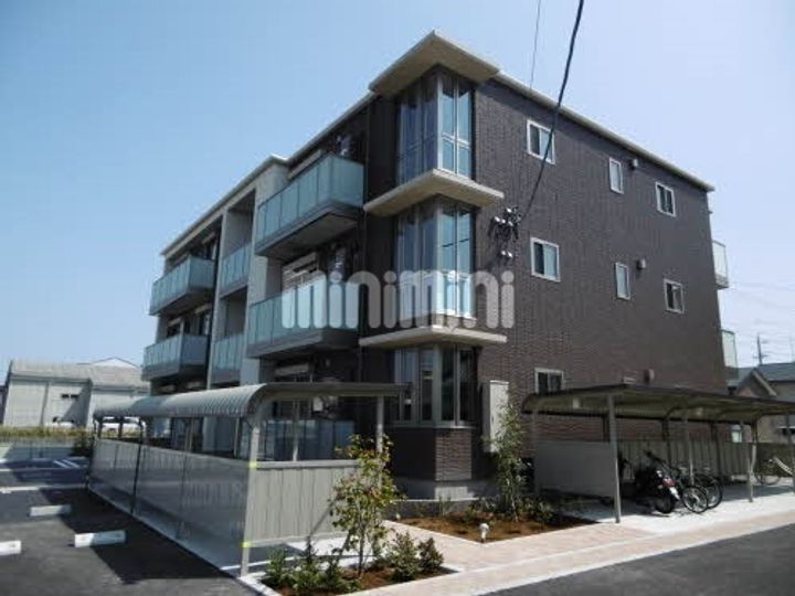 クラージュ EASTの外観
