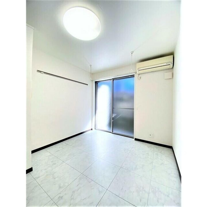 神奈川県横浜市中区柏葉(アパート)の賃貸物件の居間