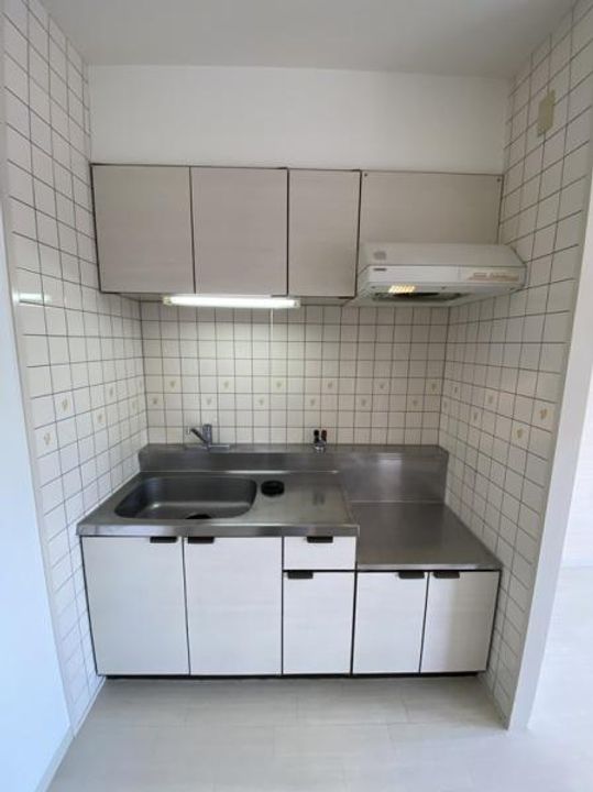 大阪府寝屋川市中神田町(マンション)の賃貸物件のキッチン