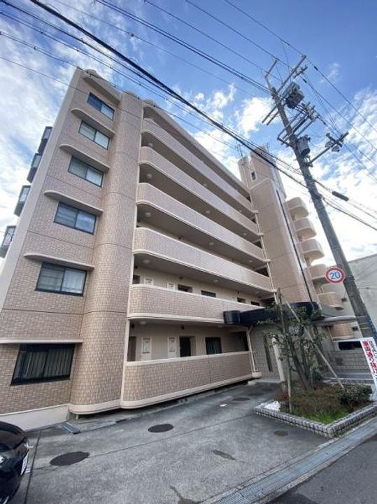 大阪府寝屋川市中神田町(マンション)の賃貸物件の外観