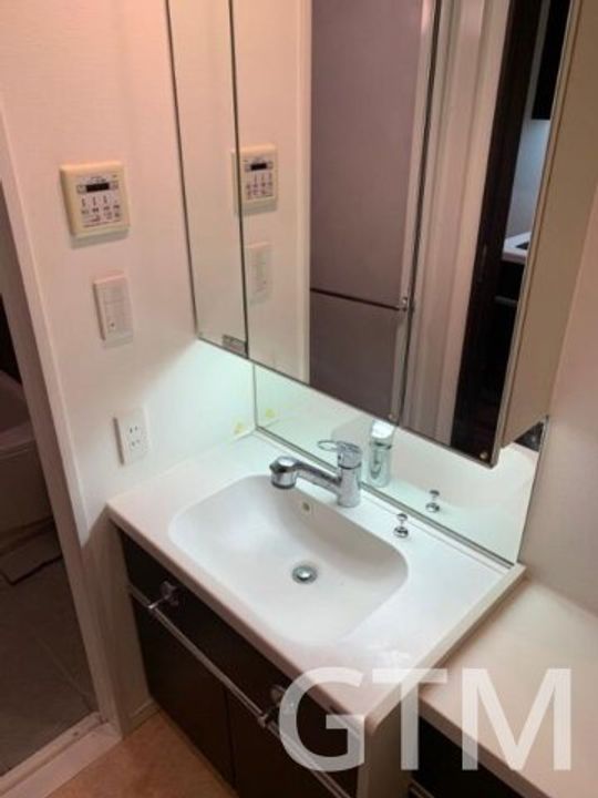 東京都新宿区西新宿4(マンション)の賃貸物件の内装