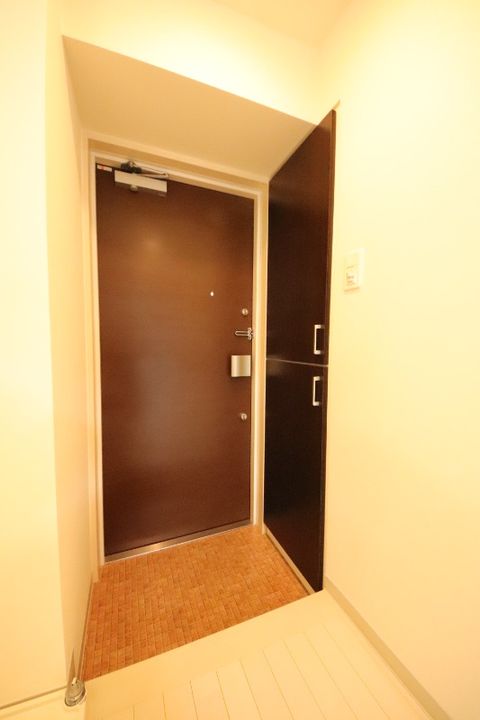 ISグランデ子安町の玄関