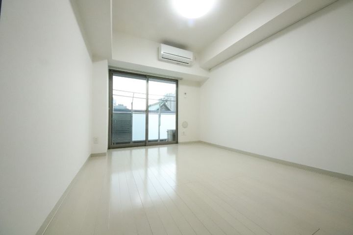 ISグランデ子安町の居間