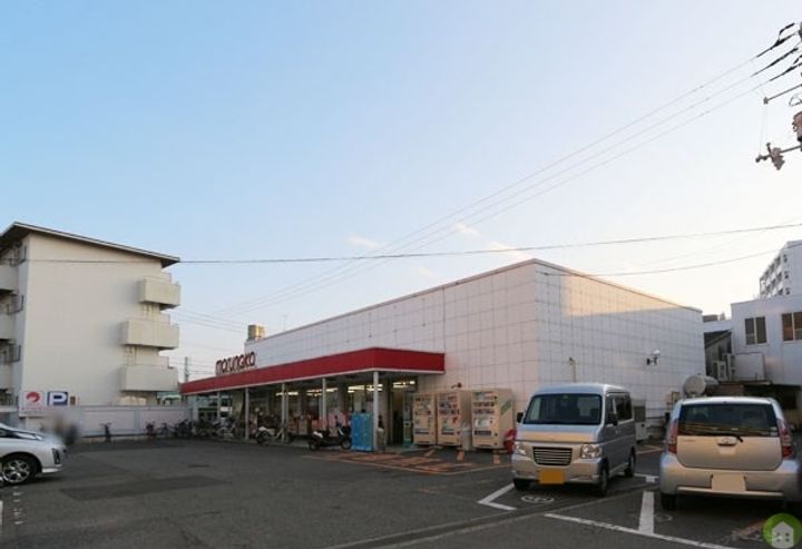 バロンズコートの周辺