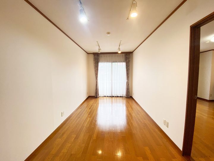 綾部ビルの内装