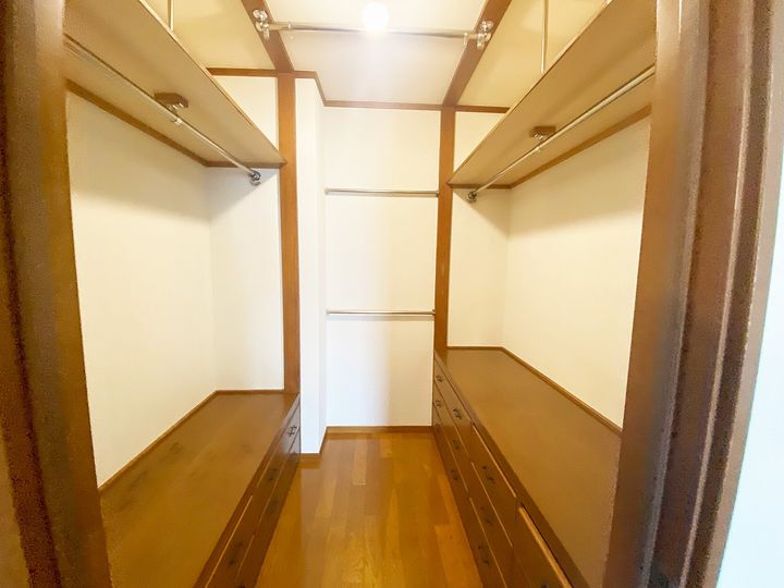 綾部ビルの内装