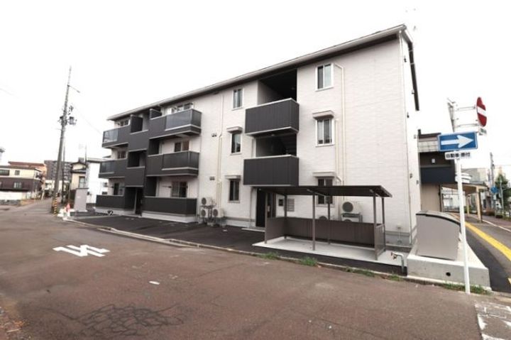 新潟県長岡市千手3(アパート)の賃貸物件の外観