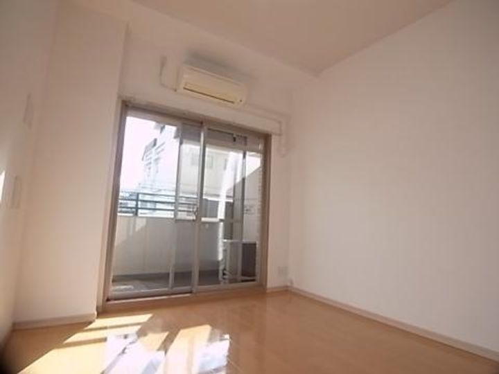 シェモア藤井寺駅前の居間