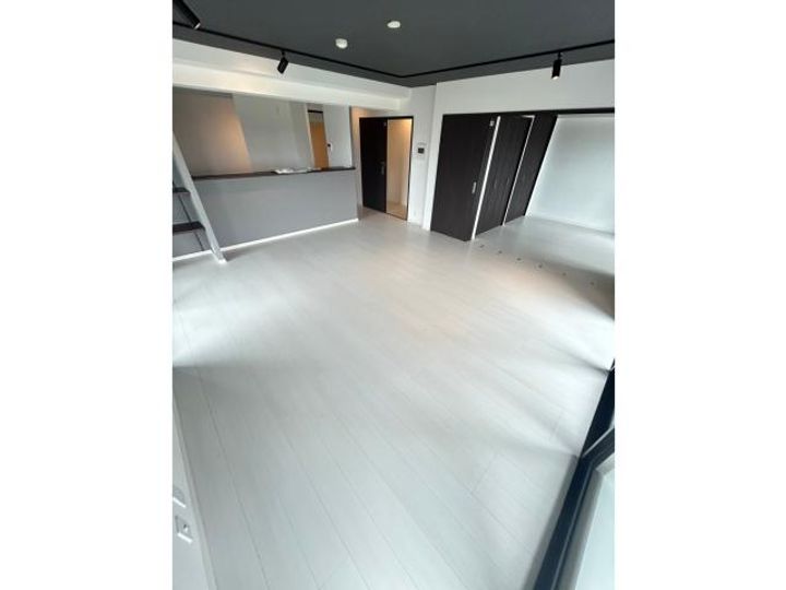 鹿児島県霧島市隼人町見次(マンション)の賃貸物件の居間