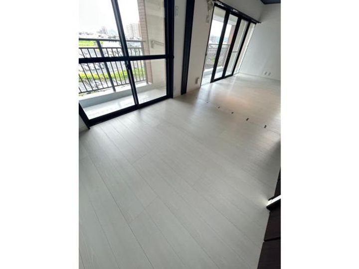 鹿児島県霧島市隼人町見次(マンション)の賃貸物件の居間