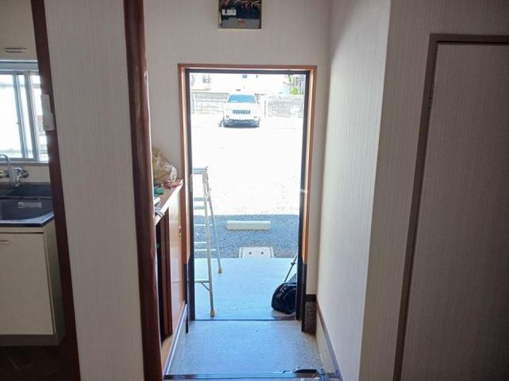 ハイツ小嶋の玄関