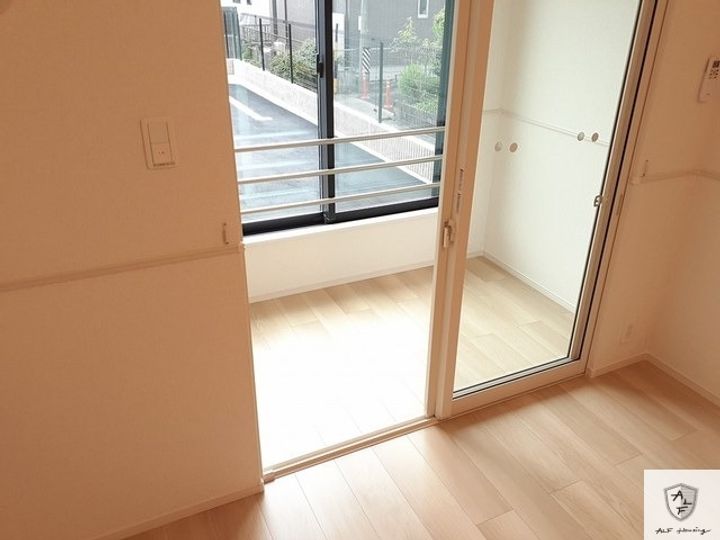 駅西 Iの内装