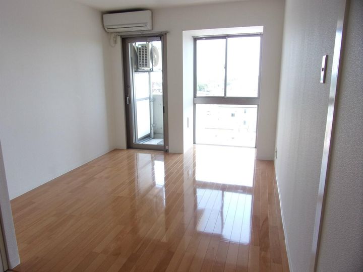 神奈川県大和市大和東1(マンション)の賃貸物件の居間