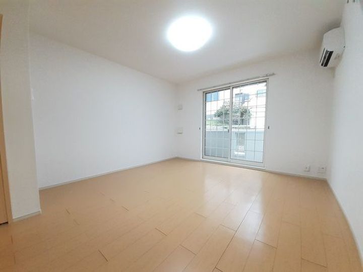 メゾングラースMの居間