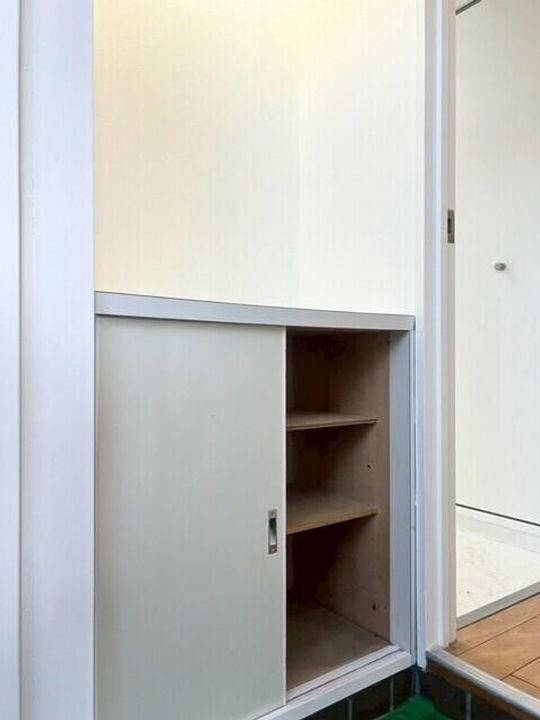 東京都世田谷区代田1(マンション)の賃貸物件の玄関