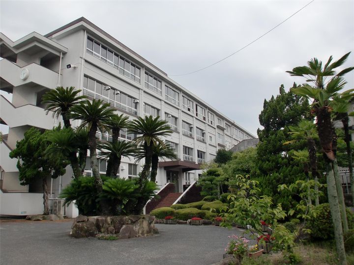 ミルティミ八島の周辺