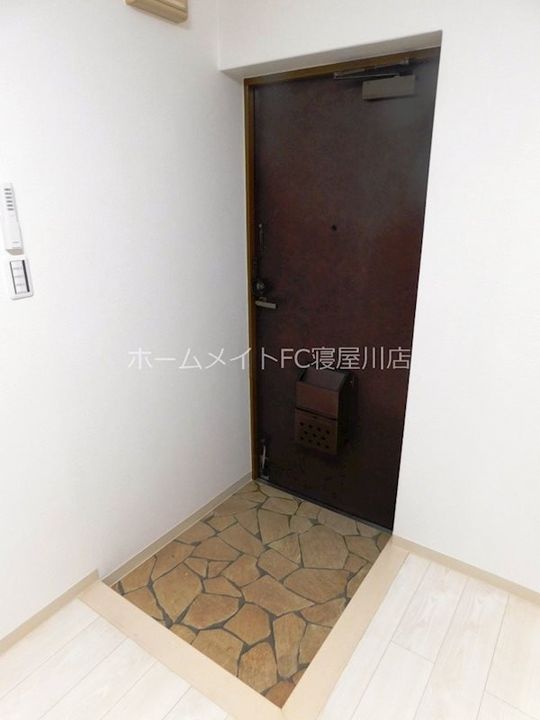 NJマンション本町の玄関