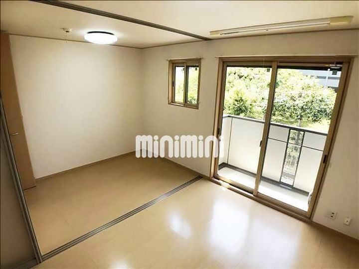 アープトライ東鷹跡 A棟の内装