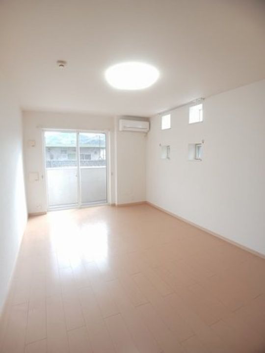 広島県福山市草戸町4(アパート)の賃貸物件の居間