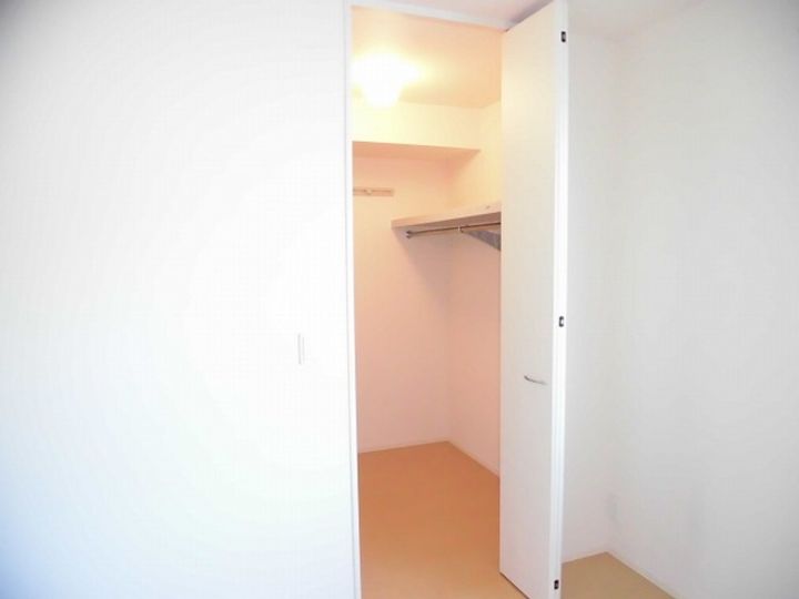 アークパレ B棟の内装