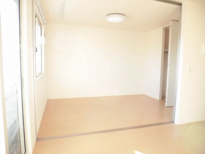 アークパレ B棟の内装