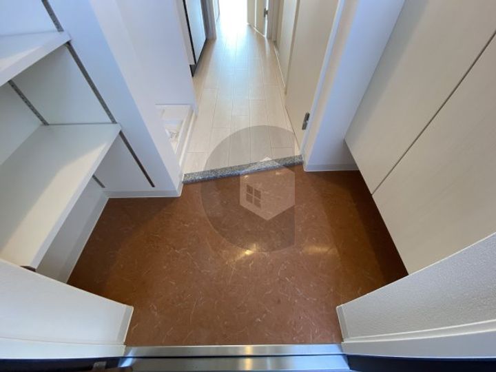 Luxe布施東の玄関