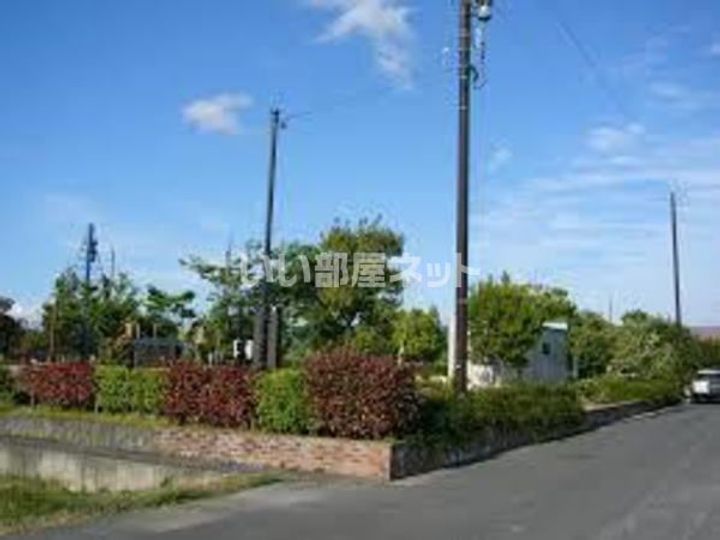 シャーメゾン令の周辺