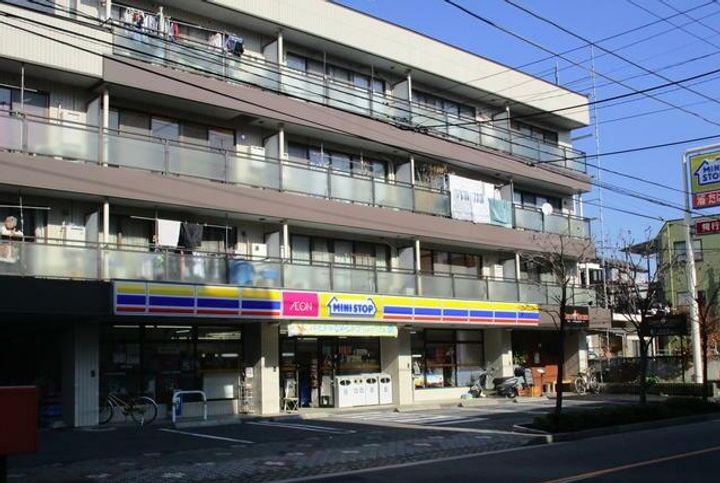 サンモールウエクサAの周辺