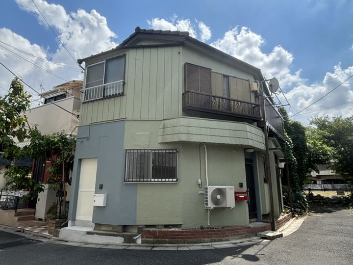 西新井ハウスイーストの外観