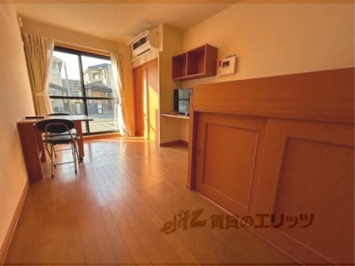 レオパレスユニバース橿原の居間