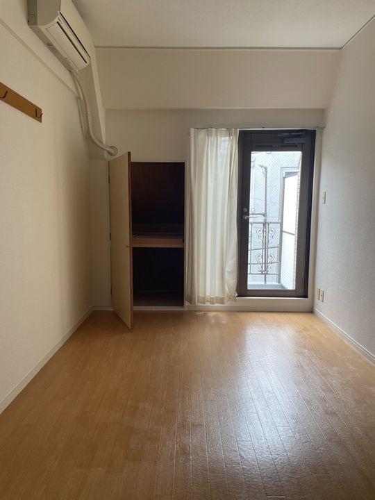 メールハイム石井の居間