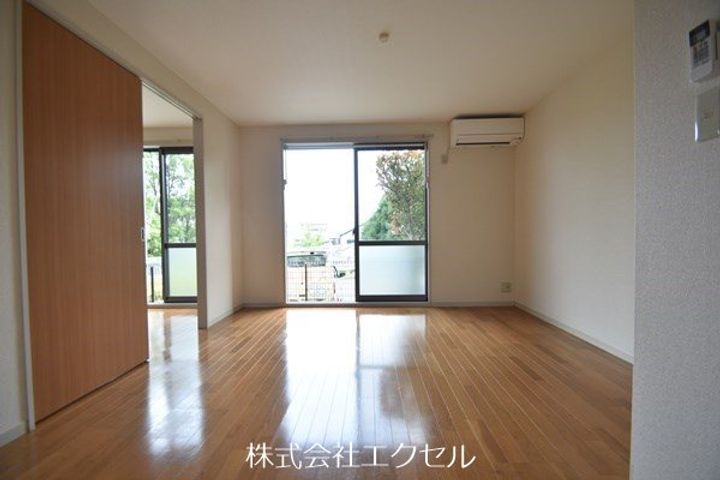 東京都八王子市西片倉3(アパート)の賃貸物件の居間