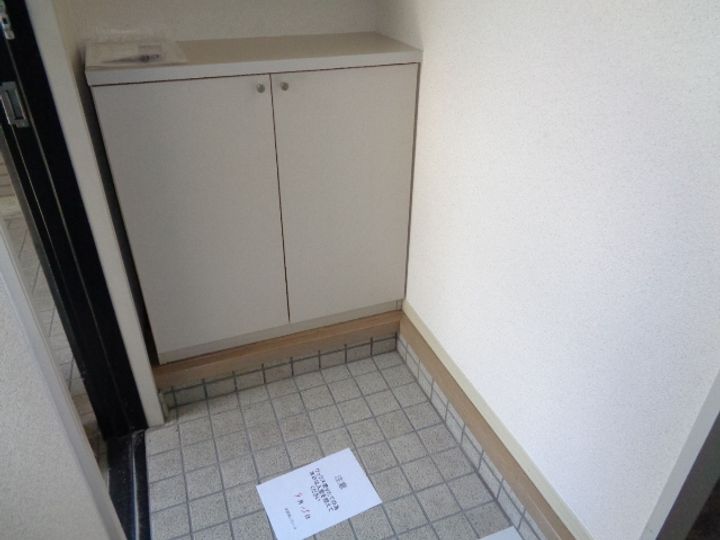 メゾンミルキーウェイの玄関