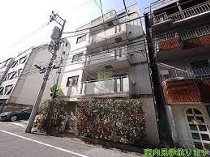 東京都新宿区住吉町(マンション)の賃貸物件の外観