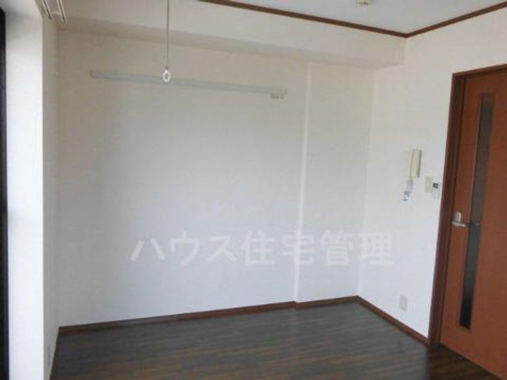 大阪府高槻市奈佐原元町(マンション)の賃貸物件の居間