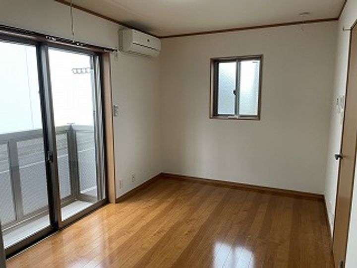 ラウレアIIの居間