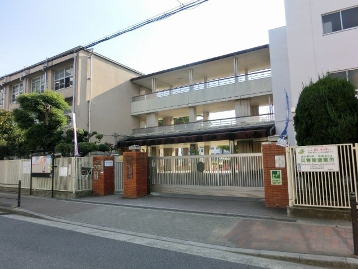 メゾンショコラEの周辺