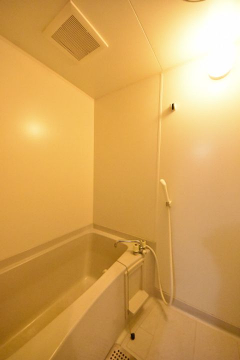 大阪府吹田市江坂町4(マンション)の賃貸物件の風呂