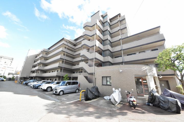 大阪府吹田市江坂町4(マンション)の賃貸物件の外観