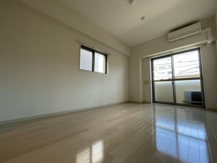 ヴィラージュ藍染の居間