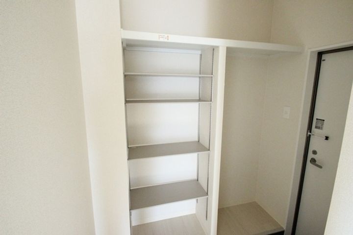 広島県広島市西区新庄町(アパート)の賃貸物件の玄関