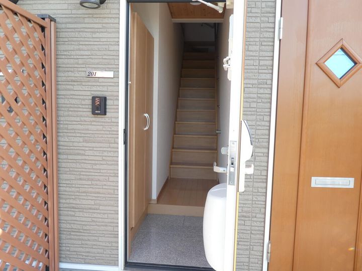 セレーノ・さくらの玄関