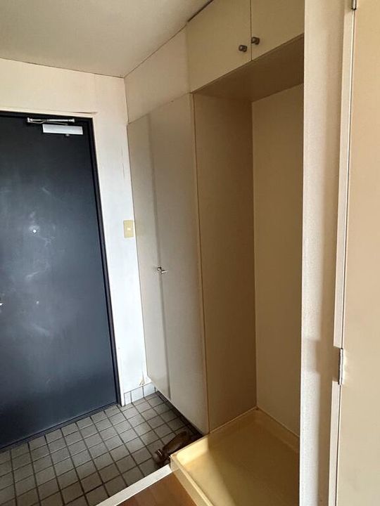 土清水山手ハウスの玄関