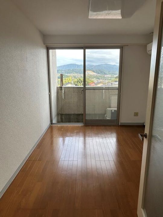 土清水山手ハウスの居間