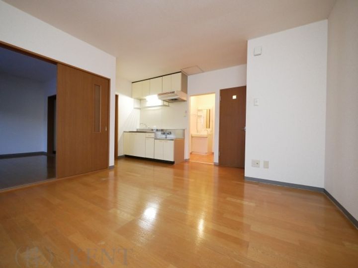 フォーライフ ファーストの居間